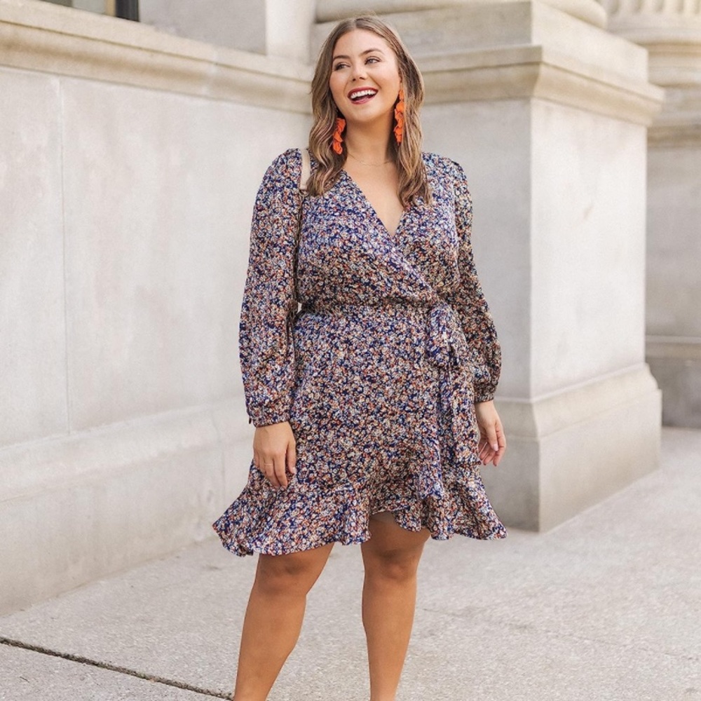 Caralyn Mirand The Drop floral wrap dress size small NWT